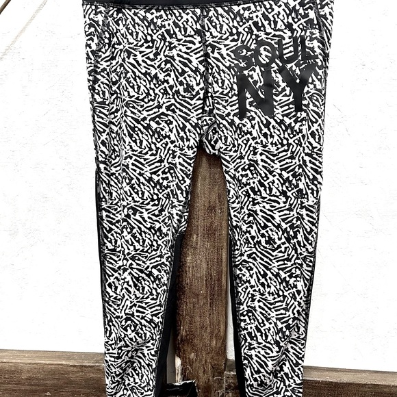 Lululemon leggings size 4 X Soul NY Pace Pusher Crop Leggings sz 4 Luxtreme - Picture 6 of 14